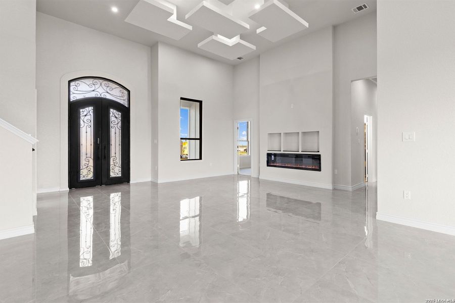 Spacious, unfurnished interior of a new home in , Atascosa (Image 42).