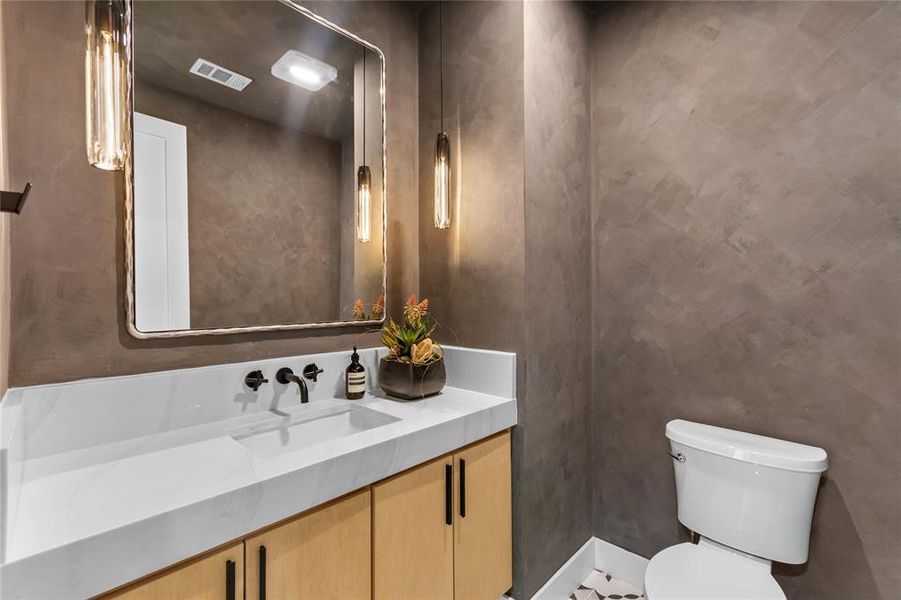 Furnished interior view inside a new home in , Dallas (Image 17).