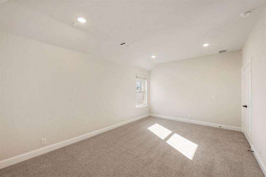 Spacious, unfurnished interior of a new home in The Enclave at Parks of Aledo, Aledo (Image 38). Spacious, unfurnished interior of a new home in The Enclave at Parks of Aledo, Aledo (Image 38).