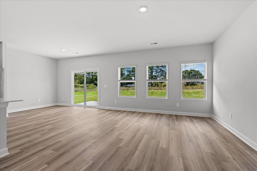 Spacious, unfurnished interior of a new home in Brayfield Manor - Signature Collection, Wellford (Image 10).