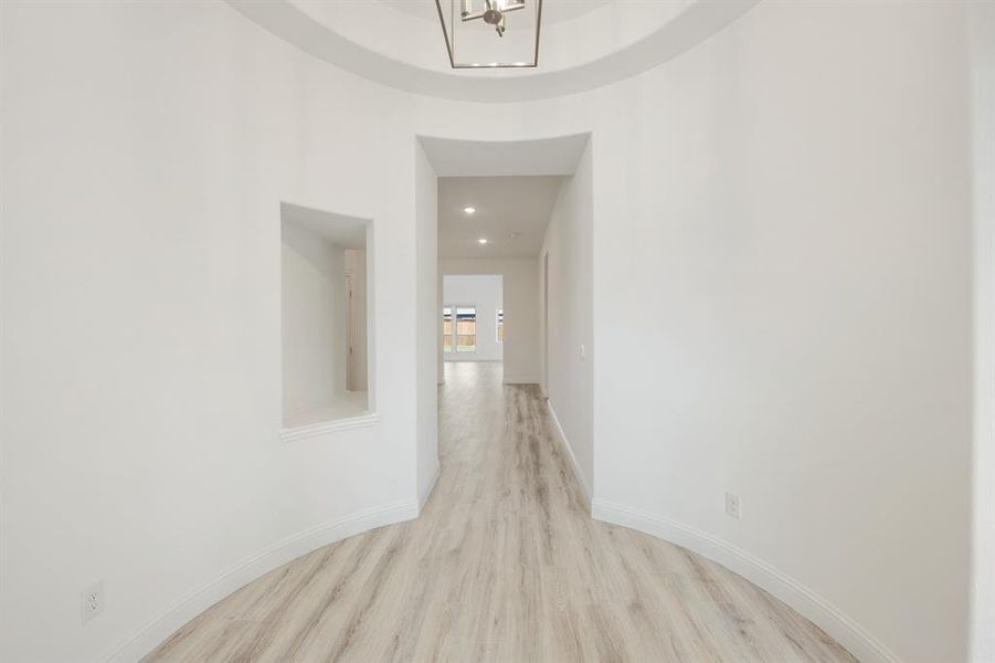 Spacious, unfurnished interior of a new home in Terracina, Rockwall (Image 28).