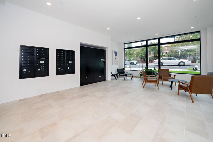 3-web-or-mls-615 W Peace St 306 (21 of 2