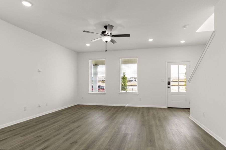 Spacious, unfurnished interior of a new home in Trace, San Marcos (Image 27).