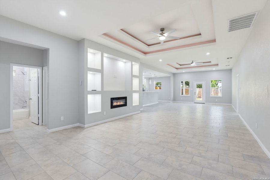 Spacious, unfurnished interior of a new home in , Spring Branch (Image 13).