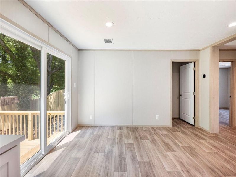 Spacious, unfurnished interior of a new home in , Gainesville (Image 14).