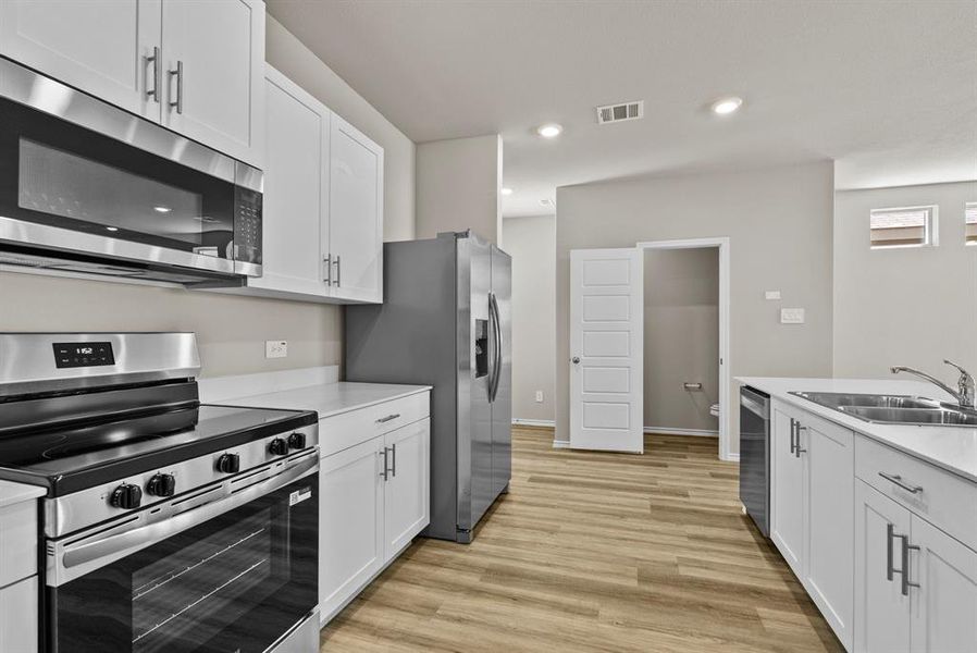 Furnished interior view inside a new home in , Fort Worth (Image 7).