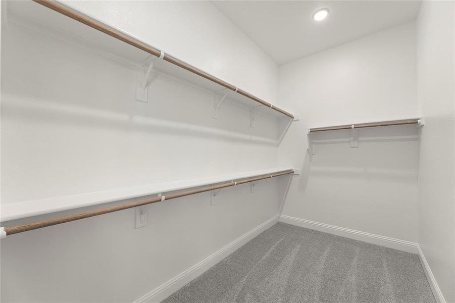18. 9721 Dahlia - Closet