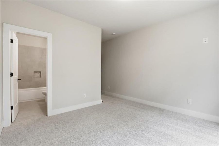 Spacious, unfurnished interior of a new home in , Clarkesville (Image 42).