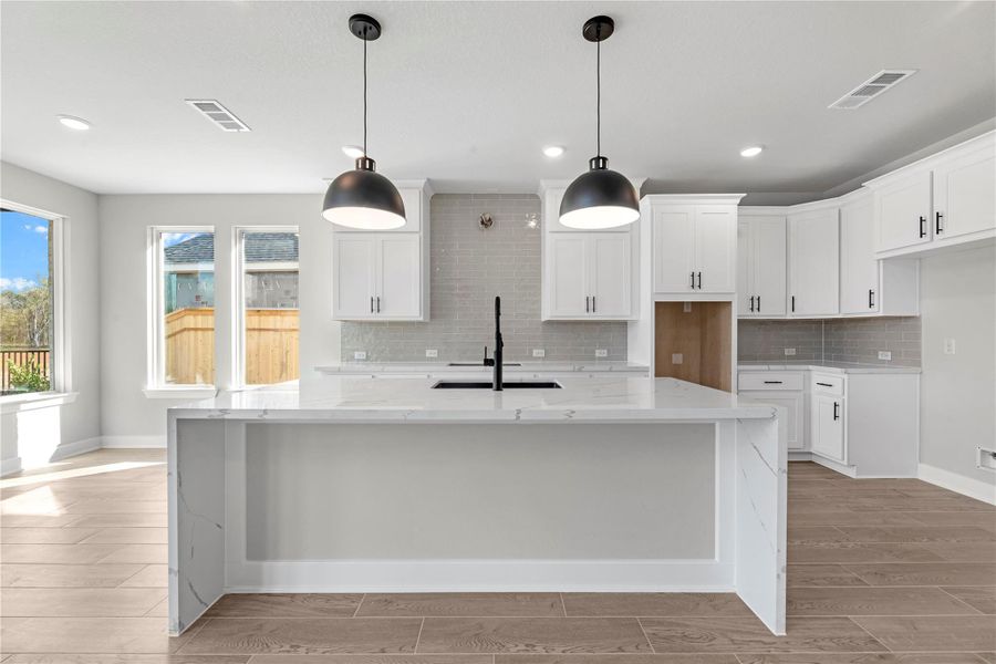 Furnished interior view inside a new home in Sienna, Missouri City (Image 6).