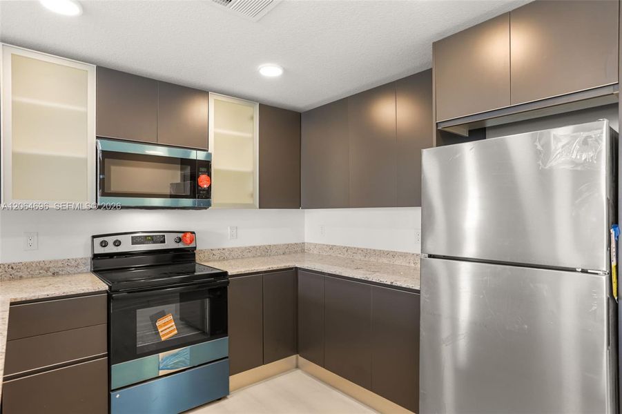 Furnished interior view inside a new home in , Orlando (Image 10).