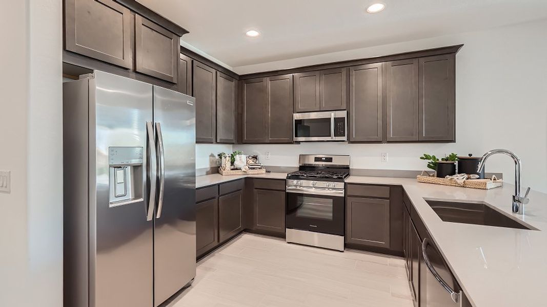 3580 Latitude Kitchen 2of3 F1 Base7