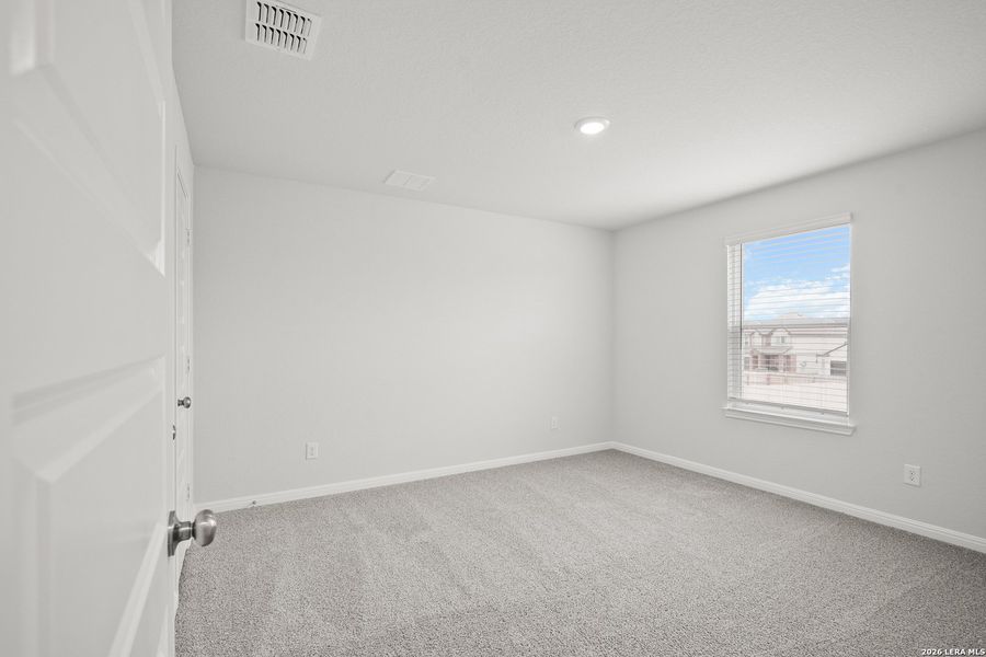 Spacious, unfurnished interior of a new home in Cinco Lakes, San Antonio (Image 26). Spacious, unfurnished interior of a new home in Cinco Lakes, San Antonio (Image 26).