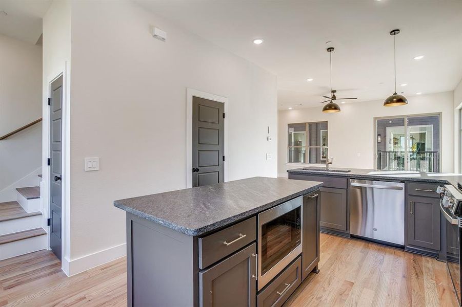 Stainless steel GE appliances deliver both reliability and refined modern style. Stainless steel GE appliances deliver both reliability and refined modern style.