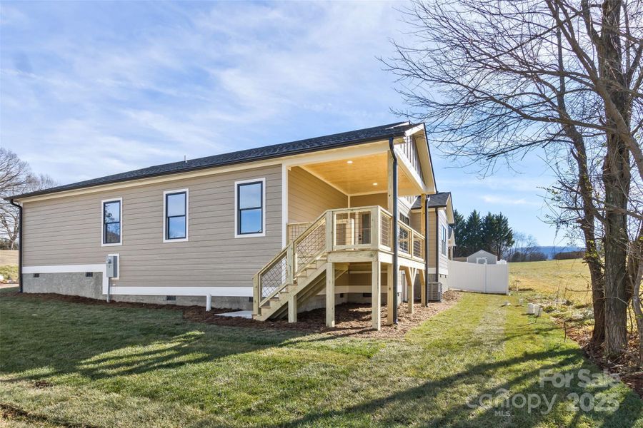Rear large cover porch Rear large cover porch