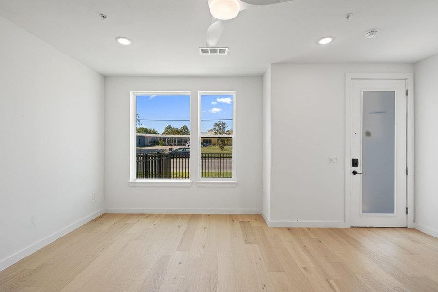 Images are for illustrative purposes only. Photos reflect a similar floor plan and are intended to convey the overall look and feel of the interiors.