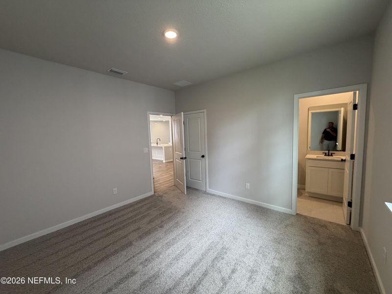 Spacious, unfurnished interior of a new home in Reserve East, Flagler Beach (Image 43).