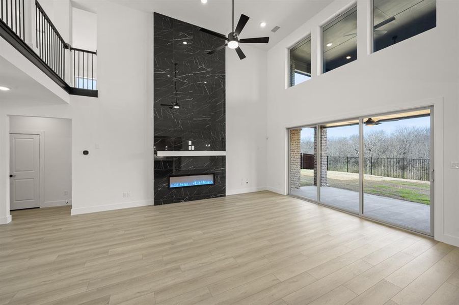 Spacious, unfurnished interior of a new home in High Country, Burleson (Image 29).