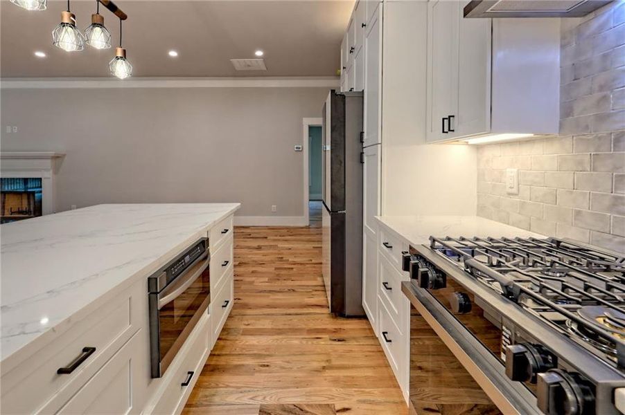 Furnished interior view inside a new home in , Clayton (Image 77).