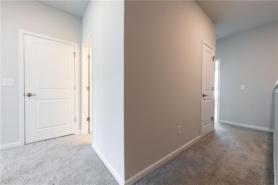 Spacious, unfurnished interior of a new home in , Homer (Image 28).