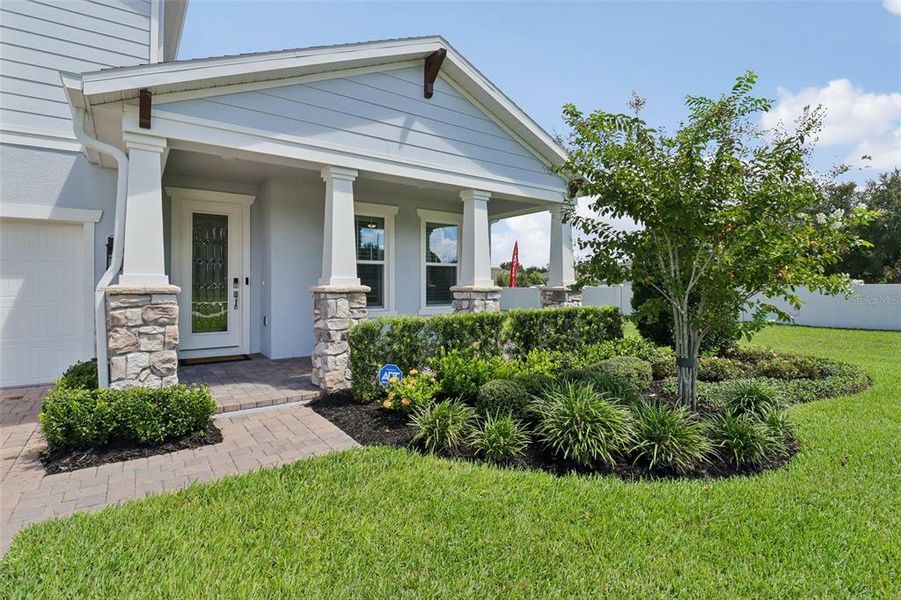 Exterior details and patio area of a home in Acuera Estates, Apopka (Image 29).