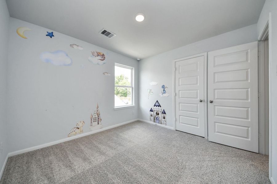 Spacious, unfurnished interior of a new home in Hill and Dale Ranch, Splendora (Image 14).