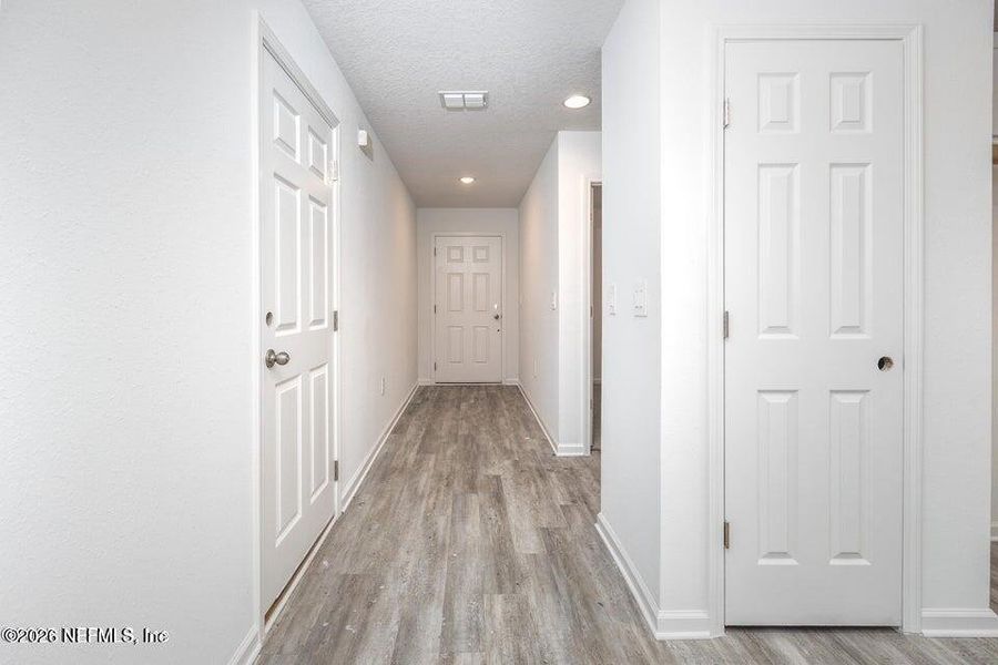 Spacious, unfurnished interior of a new home in , Jacksonville (Image 12).