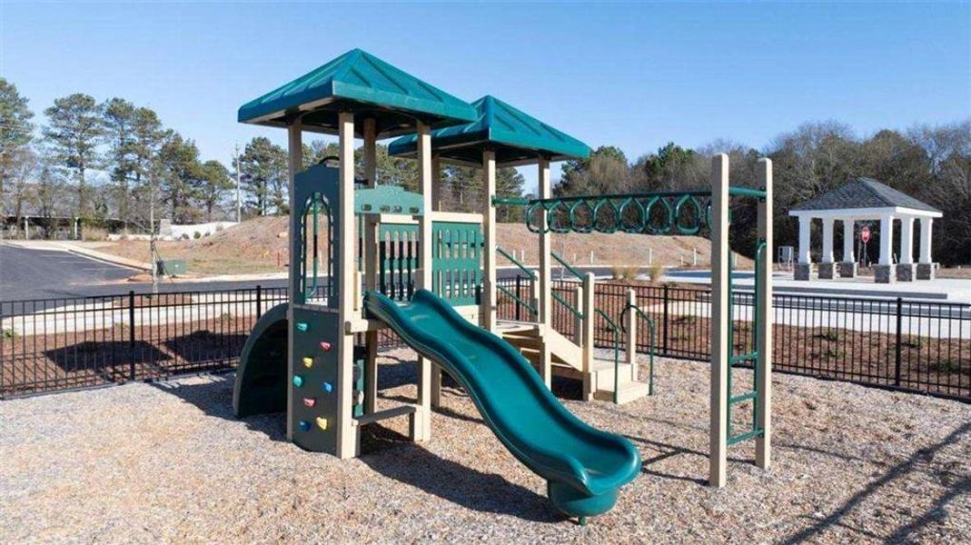 Community amenities in Inverness at Sugarloaf, Lawrenceville (Image 32).