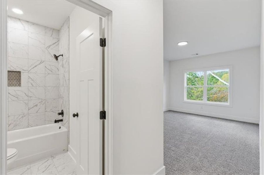 Spacious, unfurnished interior of a new home in , Cartersville (Image 38). Spacious, unfurnished interior of a new home in , Cartersville (Image 38).