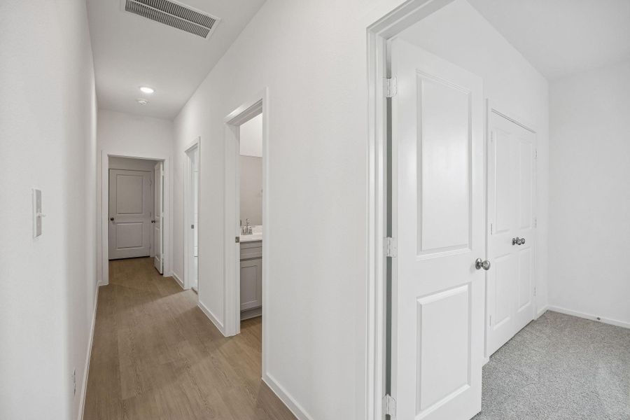 Spacious, unfurnished interior of a new home in Montgomery Bend, Montgomery (Image 23).