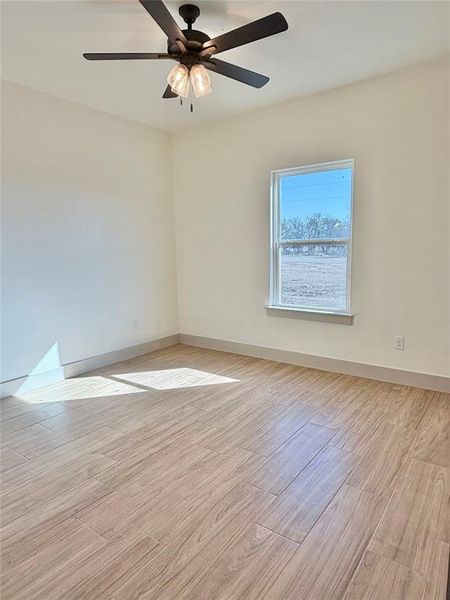 Spacious, unfurnished interior of a new home in , Weatherford (Image 16).