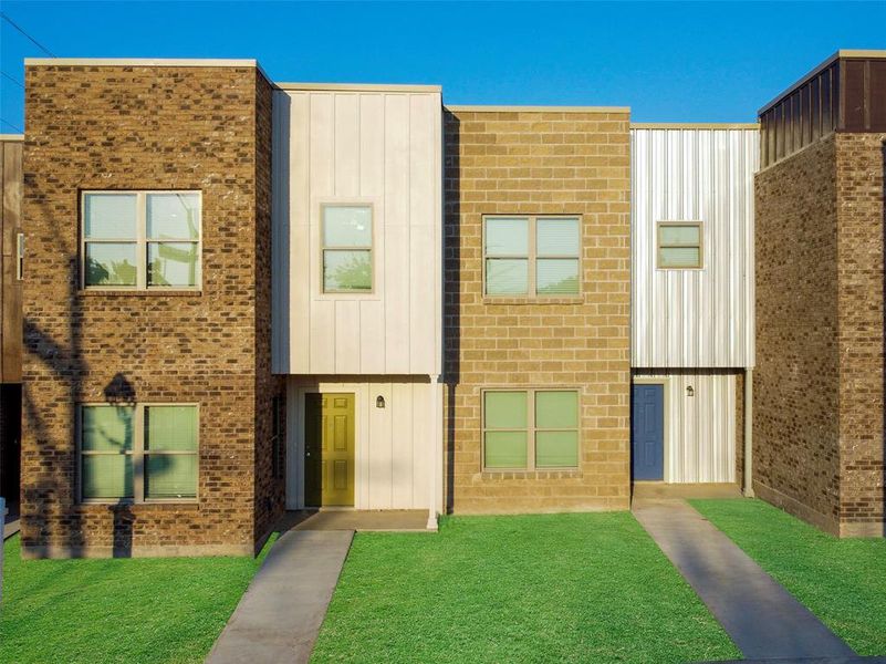 Front exterior of a new home in , Fort Worth, TX, highlighting curb appeal (Image 1). Front exterior of a new home in , Fort Worth, TX, highlighting curb appeal (Image 1).