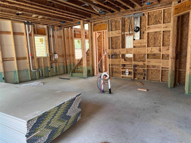Spacious, unfurnished interior of a new home in Retreat at Oak Park, Houston (Image 18). Spacious, unfurnished interior of a new home in Retreat at Oak Park, Houston (Image 18).