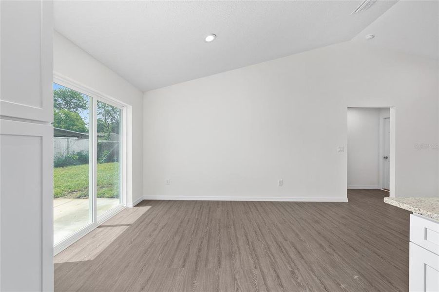 Spacious, unfurnished interior of a new home in , Dunnellon (Image 16).