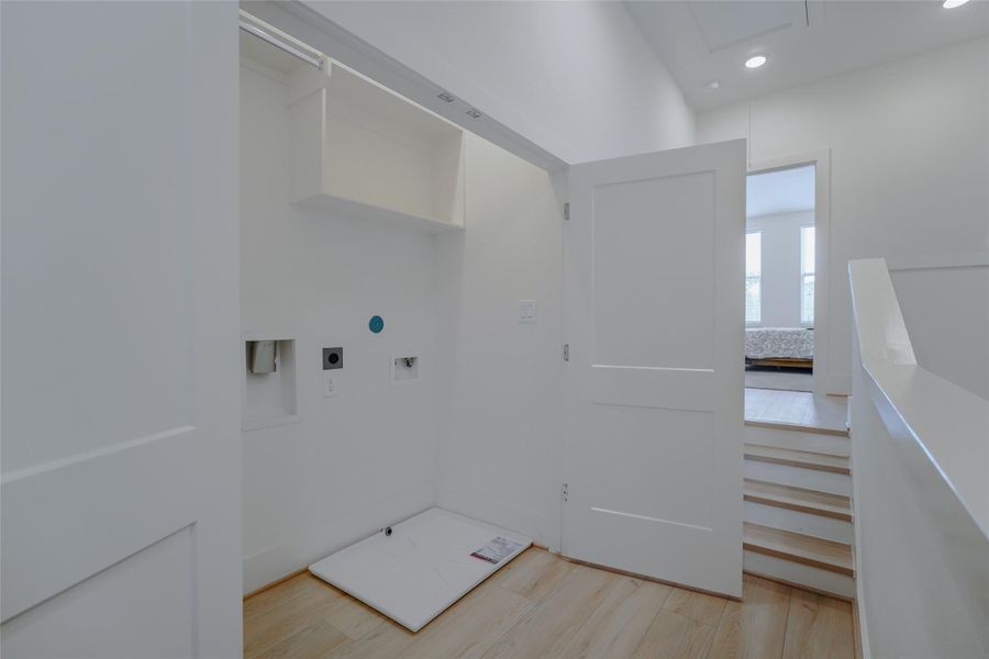 Spacious, unfurnished interior of a new home in Paul Quinn Court, Houston (Image 21).