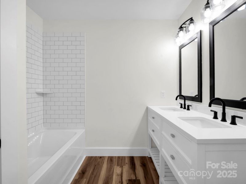 Spacious upstairs 2nd bathroom