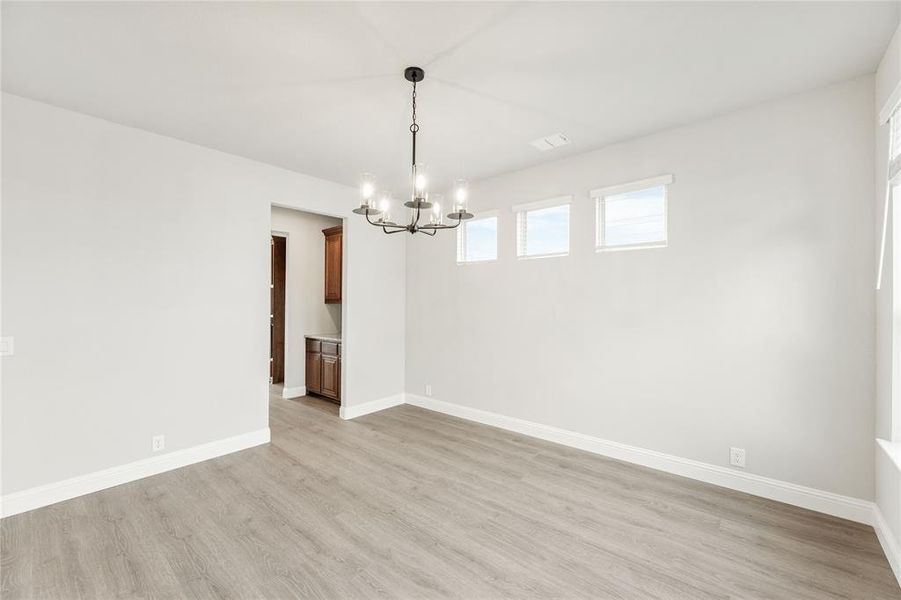 Spacious, unfurnished interior of a new home in Somerset Classic 70s & 80s, Mansfield (Image 18).