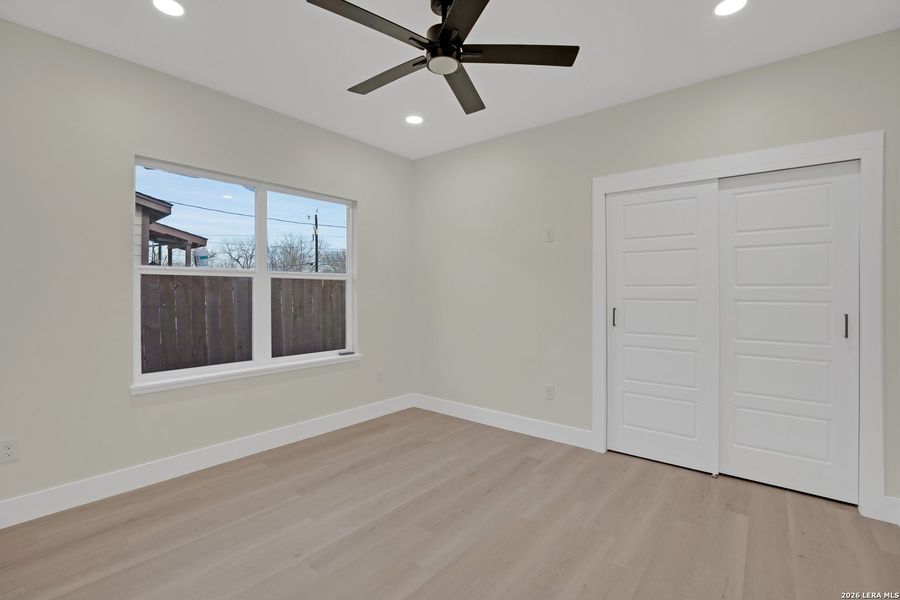 Spacious, unfurnished interior of a new home in , San Antonio (Image 7).