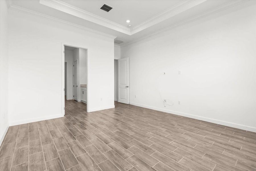 Spacious, unfurnished interior of a new home in Tesoro Club, Port St. Lucie (Image 35).