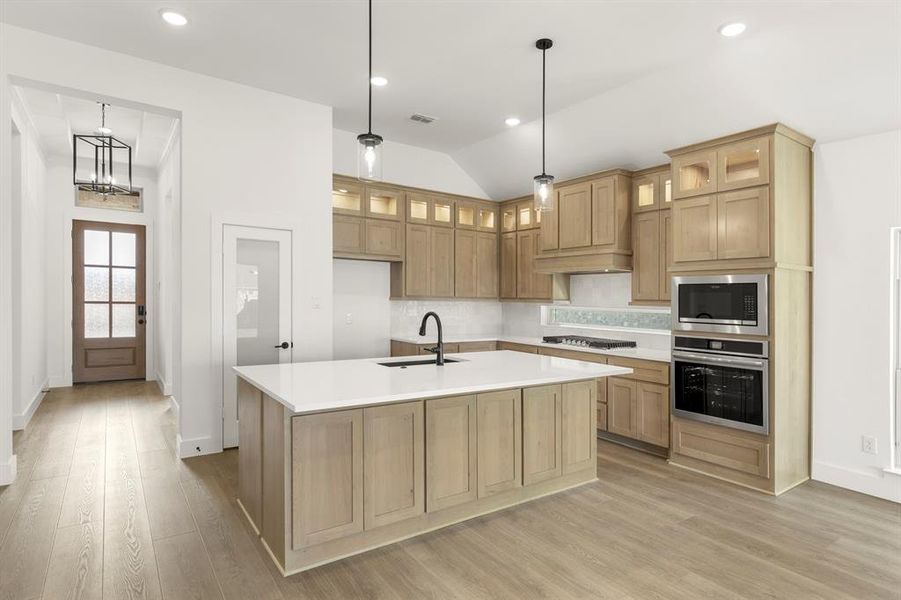 10. 1704 Canals - Kitchen (2)