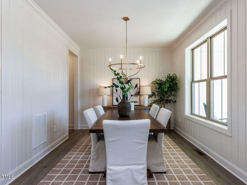 006-1280x960-dining-room