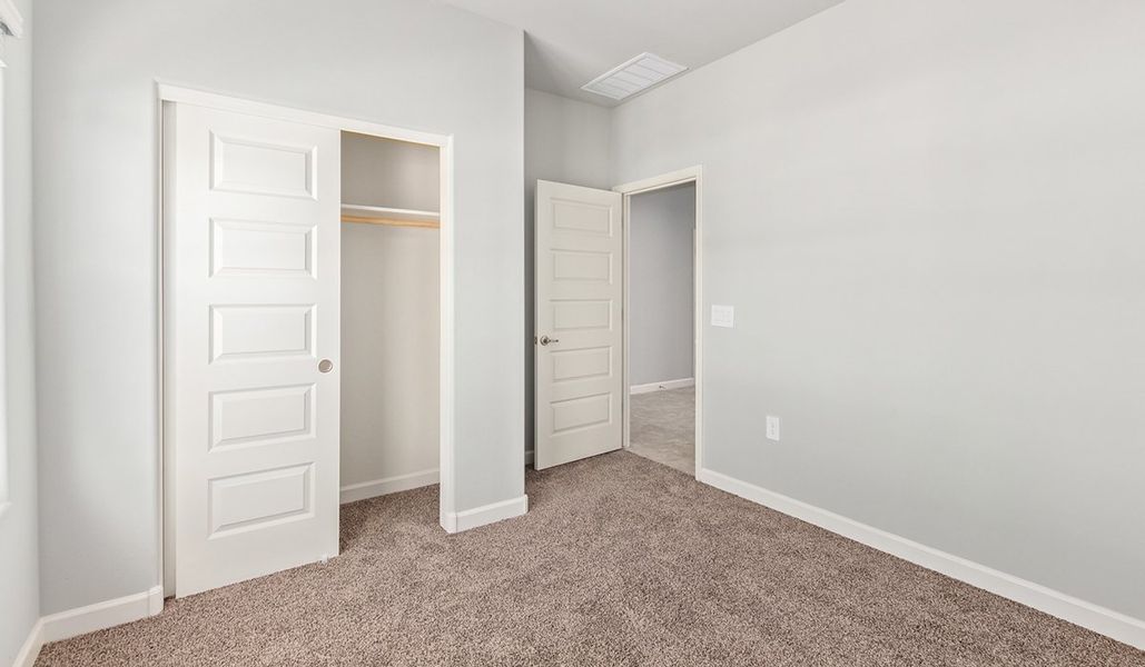 Spacious, unfurnished interior of a new home in Sycamore Vista, Vail (Image 25).