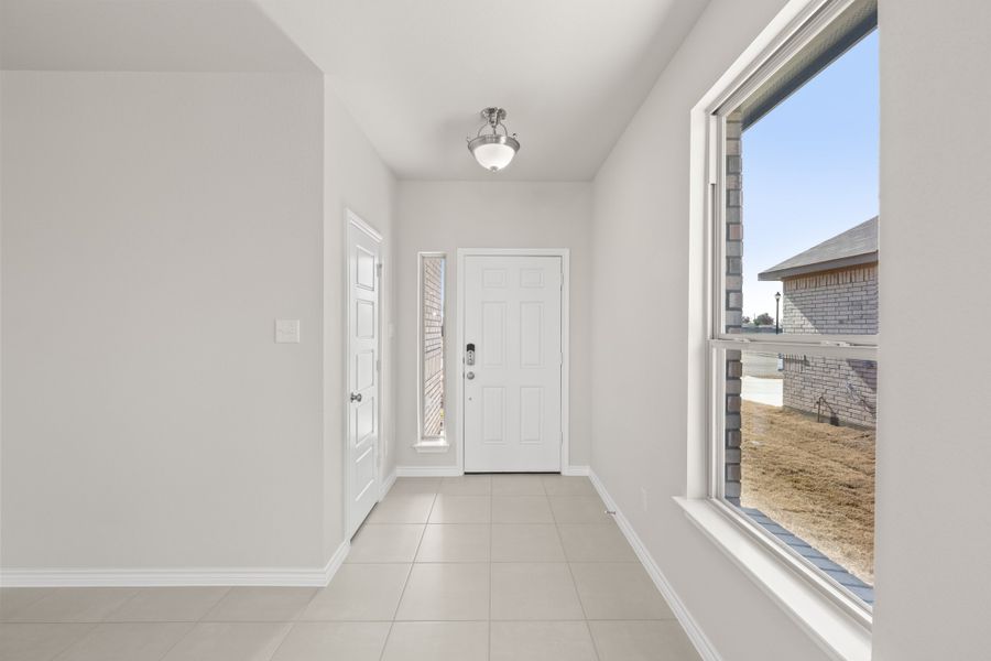 Spacious, unfurnished interior of a new home in Baker Farms, Cleburne (Image 17).