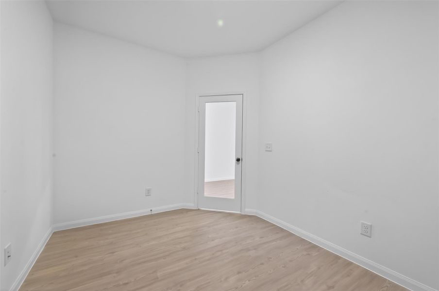 Spacious, unfurnished interior of a new home in Windrow, Hockley (Image 19). Spacious, unfurnished interior of a new home in Windrow, Hockley (Image 19).