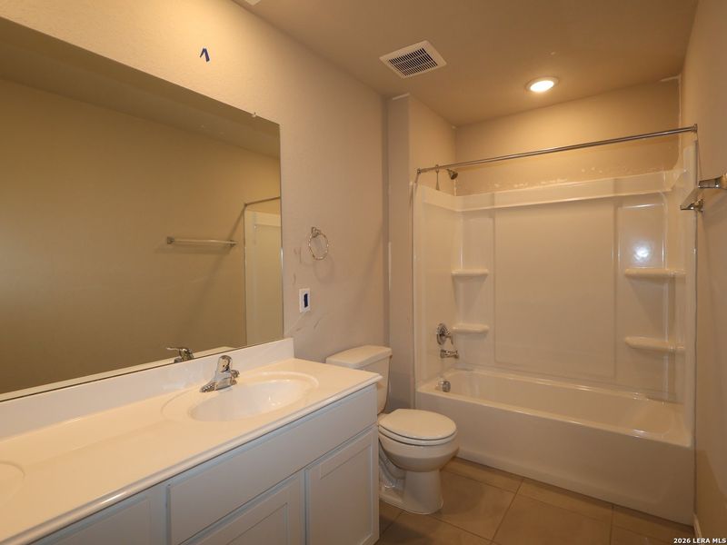 Furnished interior view inside a new home in Agave, San Antonio (Image 7).