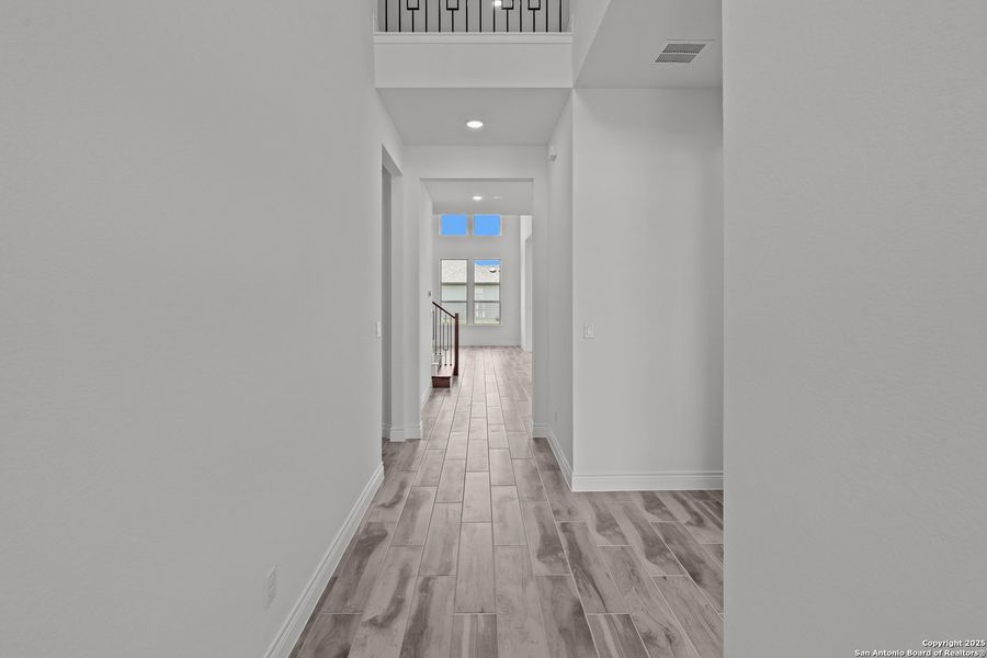 Spacious, unfurnished interior of a new home in Bison Ridge, San Antonio (Image 22). Spacious, unfurnished interior of a new home in Bison Ridge, San Antonio (Image 22).
