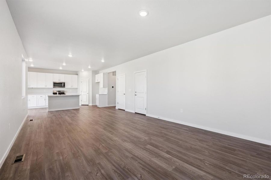 Spacious, unfurnished interior of a new home in Farmlore, Brighton (Image 8).