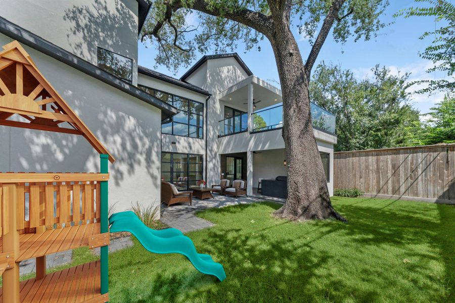 Virtually Staged: Incredible outdoor backyard, perfect for any outdoor activities your heart desires! Virtually Staged: Incredible outdoor backyard, perfect for any outdoor activities your heart desires!