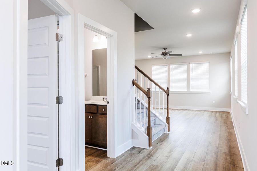 RDU_BeverlyPlace_Lot135_Redwood_QMI (15)