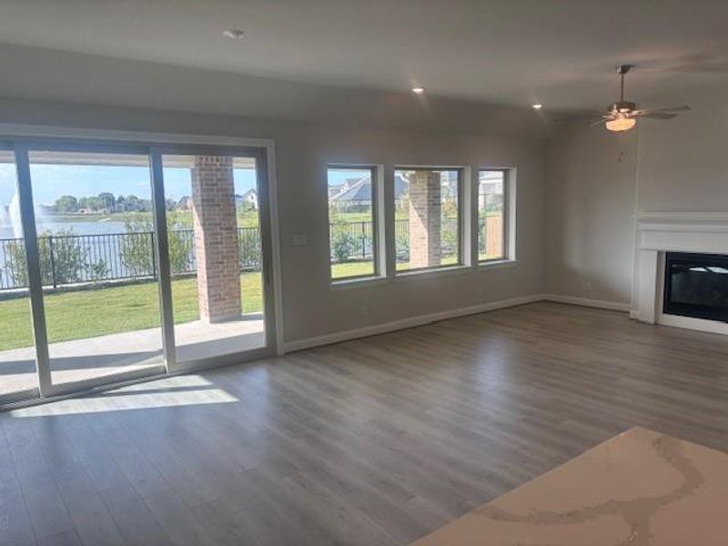 Spacious, unfurnished interior of a new home in Del Bello Lakes 60', Manvel (Image 8). Spacious, unfurnished interior of a new home in Del Bello Lakes 60', Manvel (Image 8).