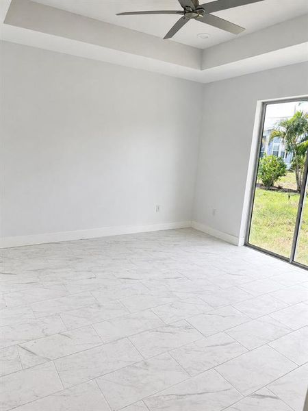 Spacious, unfurnished interior of a new home in , Englewood (Image 11).